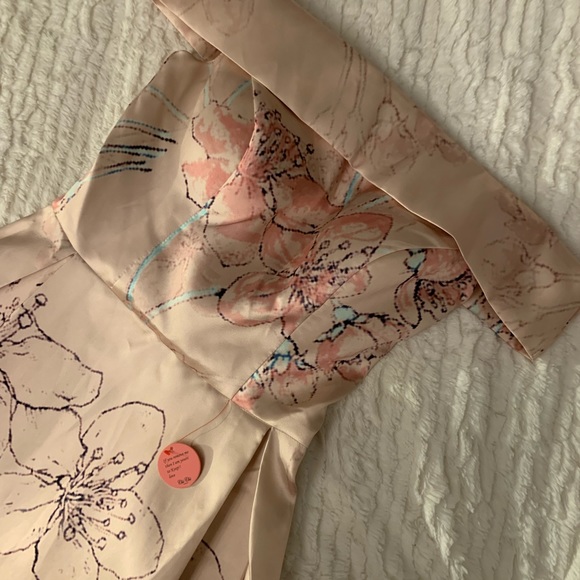 Chi Chi London Midi Carey Dress Cherry Blossom - Picture 3 of 11